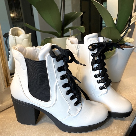 mia white boots